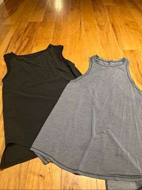 Set of 2 Lululemon Athletic Tank Tops - Black and Heather Gray size small